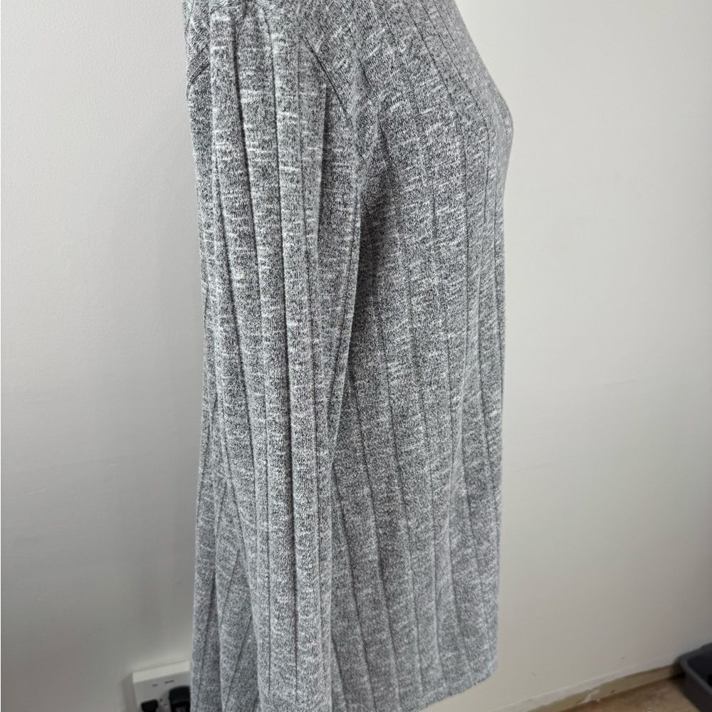 Cato Heather Gray Knit Top - Picture 3 of 5